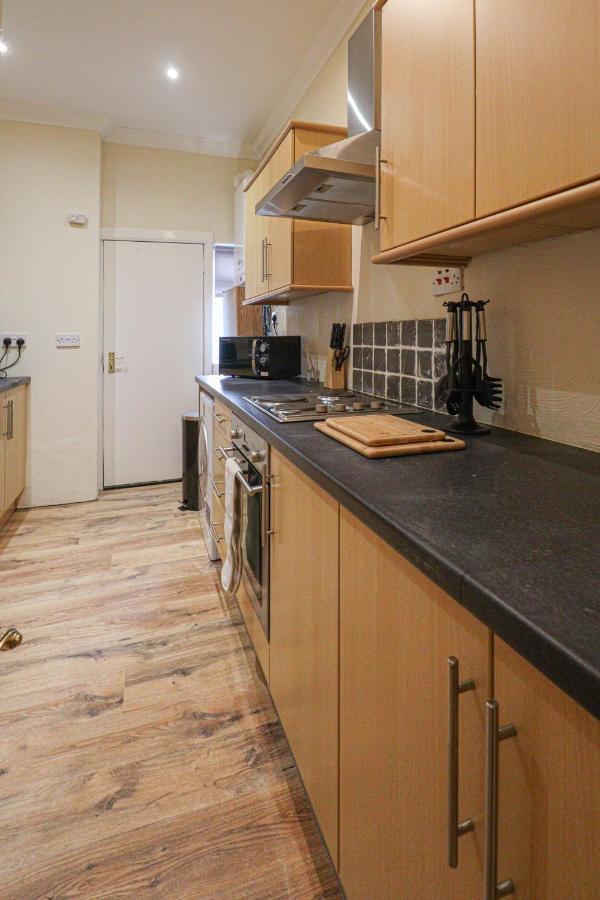 Cosy Ardrossan Apartment ภายนอก รูปภาพ